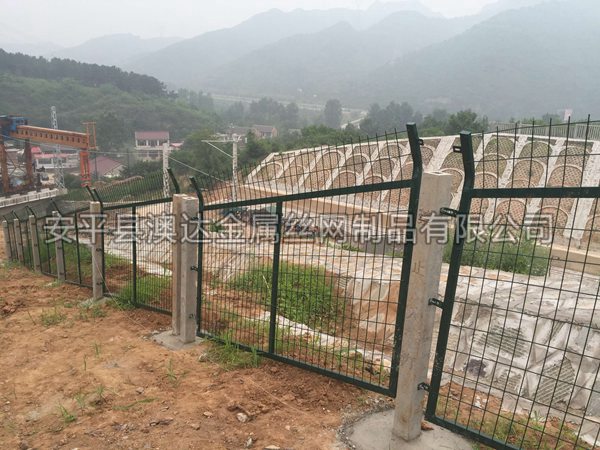 鐵路線路防護柵欄2012（8001） (3)